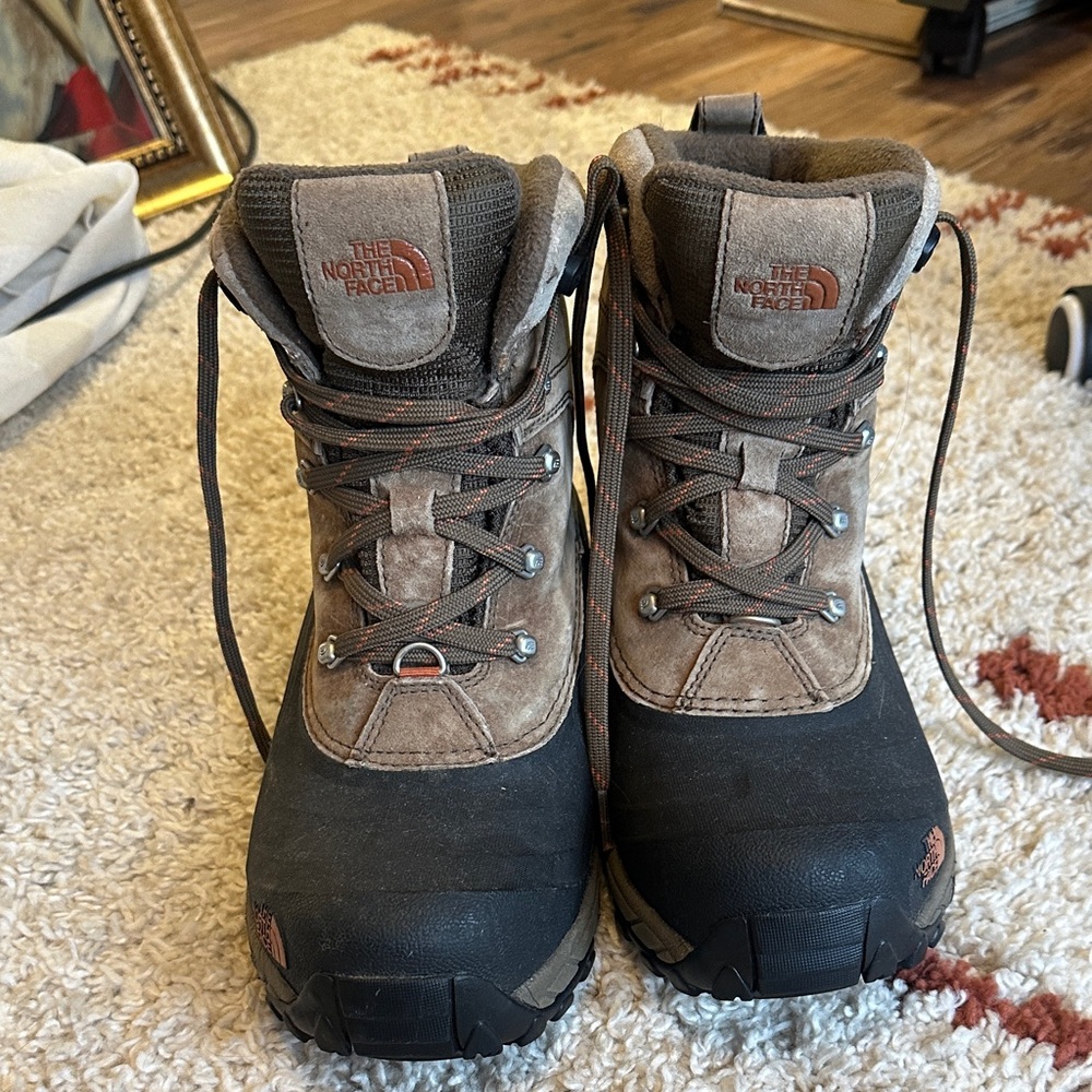 The North Face Chillkat V Insulated and Waterproof Brown and Black Hiking Boots